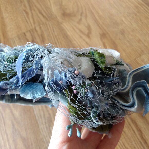 Vintage Blue Floral Hat Topper Shabby Velvet Netting 50s 60s - Picture 10 of 11